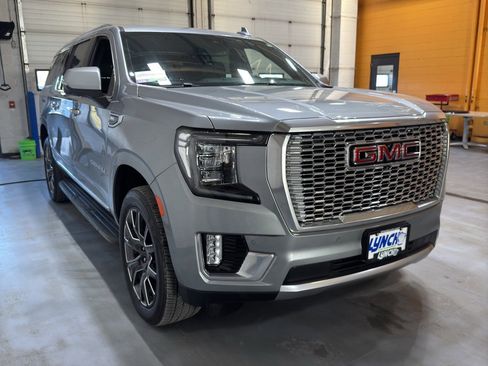 Used 2024 GMC Yukon XL Denali AWD/4WD image 8