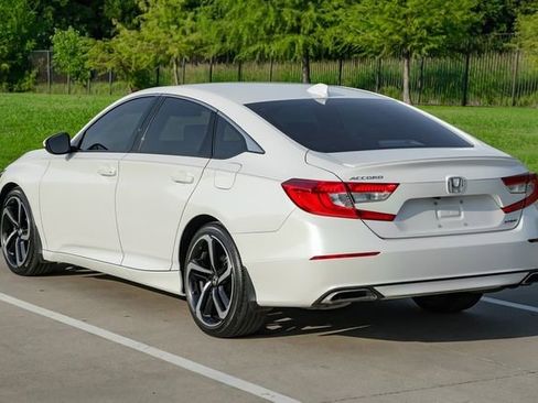 Used 2019 Honda Accord Sport image 11