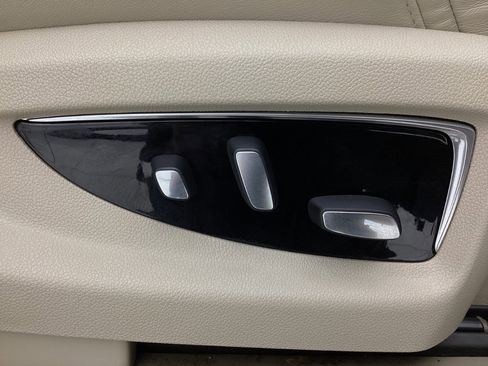 Used 2020 Cadillac Escalade Luxury image 40