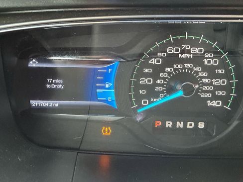 Used 2014 Ford Taurus SEL w/ Equipment Group 201A FWD image 22