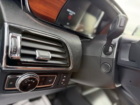 Used 2020 Lincoln Navigator Reserve w/ Luxury Package image 16