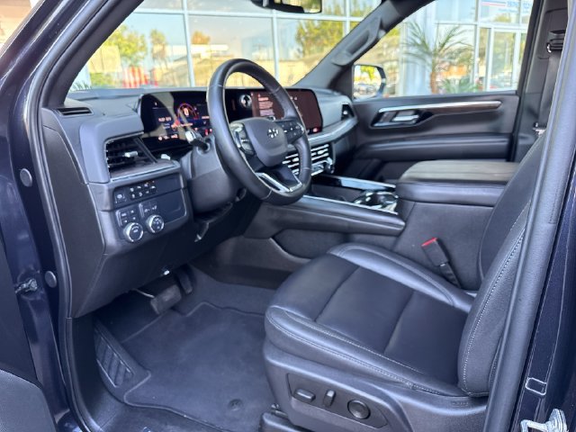 Certified 2025 Chevrolet Suburban Z71 AWD/4WD image 32