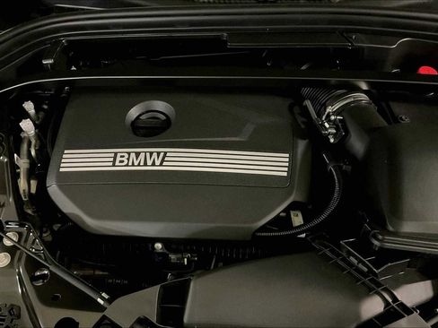 Used 2025 BMW X1 xDrive28i w/ Technology Package image 17