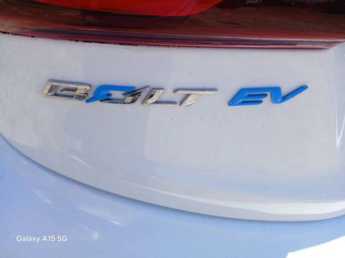 Used 2017 Chevrolet Bolt LT FWD image 15