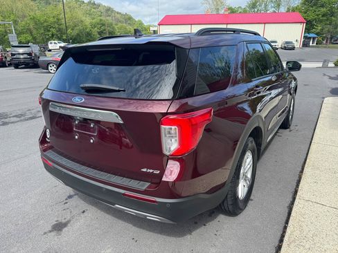 Used 2022 Ford Explorer XLT w/ Equipment Group 202A AWD/4WD image 7