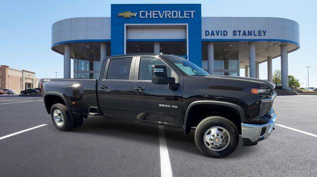 Used 2026 Chevrolet Silverado 3500 LT w/ Leather Package AWD/4WD image 2