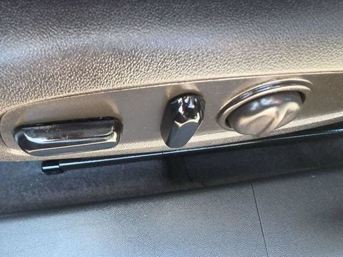 Used 2023 Chevrolet Malibu LT FWD image 18