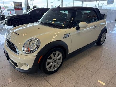 Used 2015 MINI Cooper S image 11