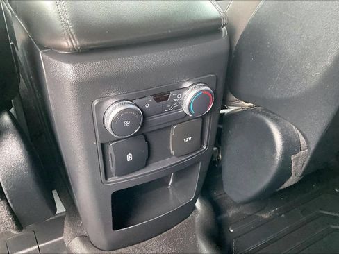 Used 2020 Ford Explorer XLT RWD image 32
