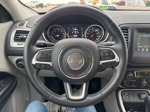 Used 2019 Jeep Compass Latitude w/ Safety & Security Group image 29