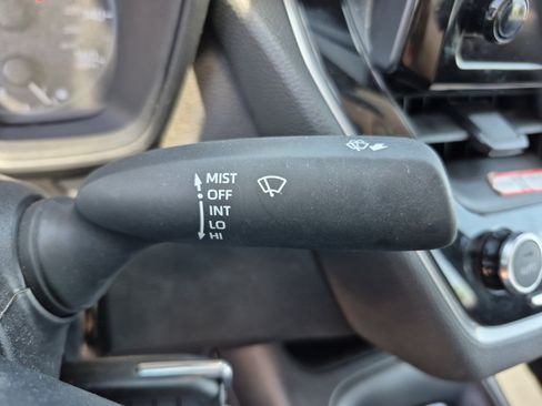 Certified 2025 Toyota Corolla LE FWD image 31