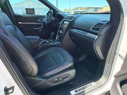 Used 2018 Ford Explorer Sport w/ Equipment Group 401A AWD/4WD image 9