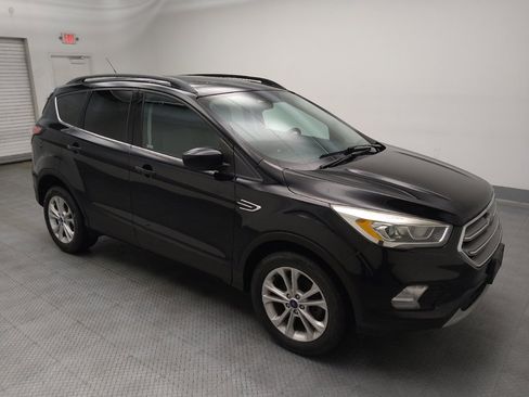 Used 2017 Ford Escape SE w/ Equipment Group 201A FWD image 11