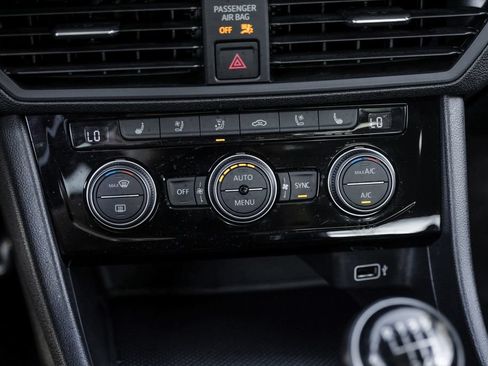 Used 2019 Volkswagen Jetta GLI Autobahn FWD image 27