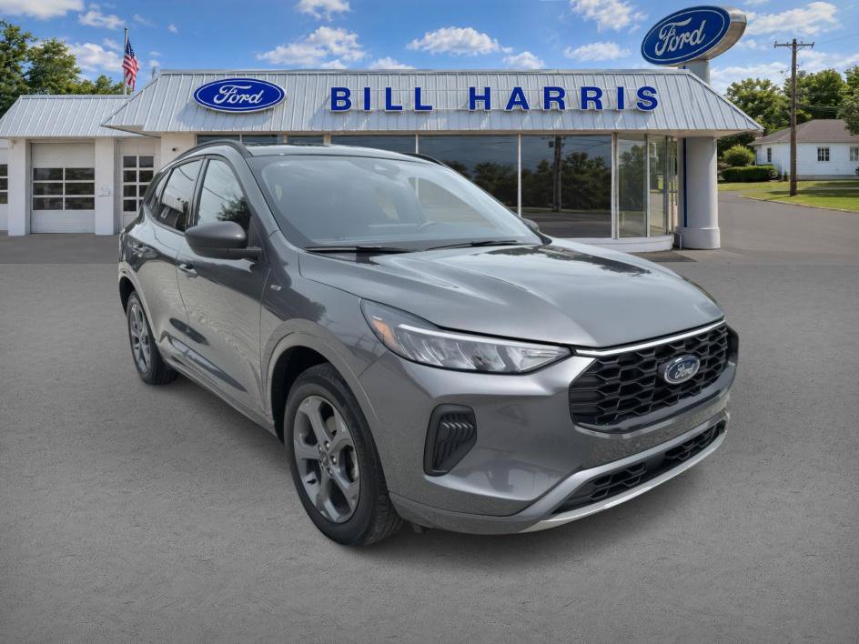 Used 2023 Ford Escape ST-Line w/ Tech Pack #1 AWD/4WD image 3