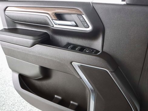 Used 2024 Chevrolet Silverado 3500 LT image 22