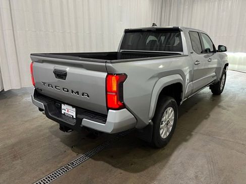 Used 2026 Toyota Tacoma SR5 image 4