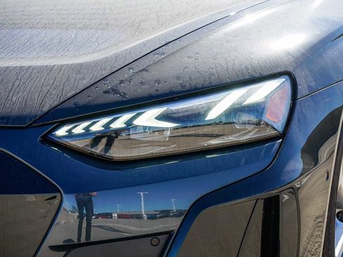 Used 2023 Audi e-tron GT Prestige w/ Prestige Package image 7