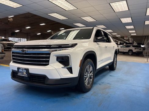 New 2026 Chevrolet Traverse LT image 11