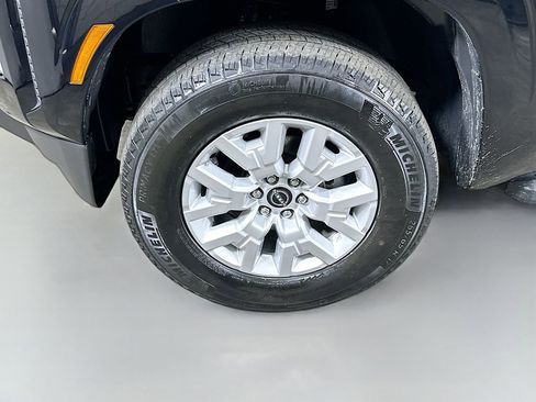 Used 2022 Nissan Frontier SV AWD/4WD image 8