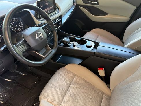 Used 2025 Nissan Rogue SV AWD/4WD image 10