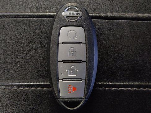 Used 2022 Nissan Rogue Sport SV FWD image 32