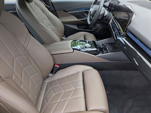 Used 2024 BMW i5 eDrive40i w/ Convenience Package RWD image 20