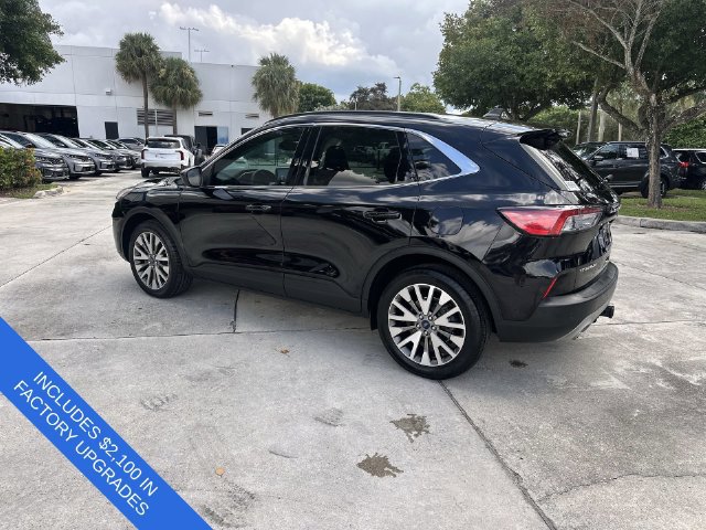 Used 2021 Ford Escape Titanium w/ Class II Trailer Tow Package AWD/4WD image 33