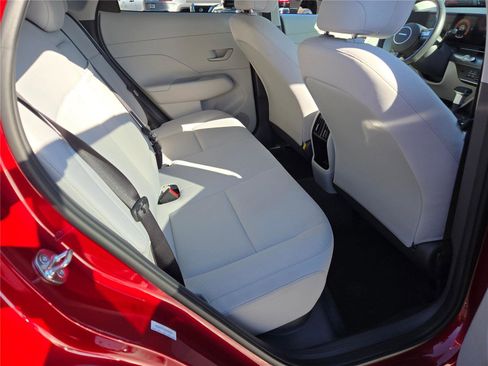 Used 2025 Hyundai Kona SEL image 11