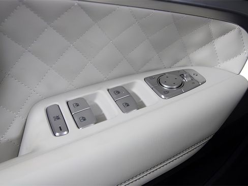 Used 2025 Genesis G70 3.3T Advanced w/ Sport Prestige Package image 50