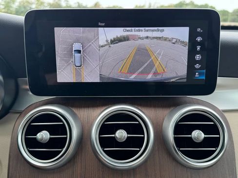 Used 2021 Mercedes-Benz GLC 300 4MATIC image 17