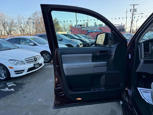 Used 2015 Toyota Sequoia SR5 image 18