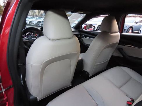 Used 2020 MAZDA MAZDA3 Hatchback w/ Preferred Package image 14