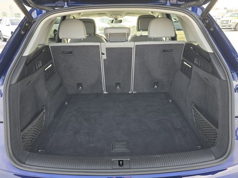 Used 2021 Audi Q5 Premium Plus w/ Premium Plus Package image 17