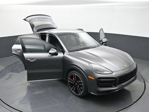 Certified 2023 Porsche Cayenne GTS AWD/4WD image 32