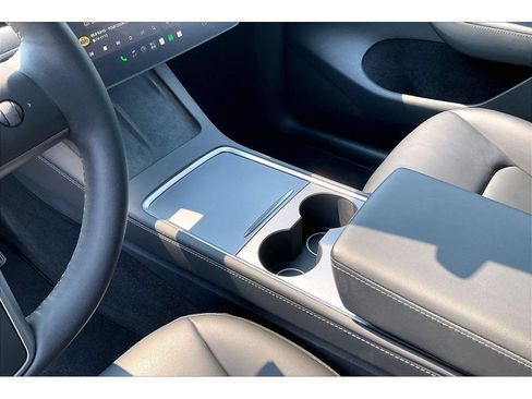 Used 2025 Tesla Model Y Long Range RWD image 15