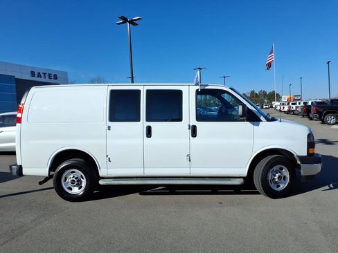 Used 2024 GMC Savana 2500 2500 w/ Driver Convenience Package image 2