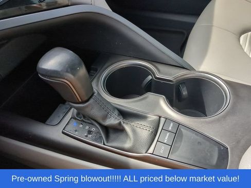 Used 2022 Toyota Camry SE w/ Convenience Package FWD image 34