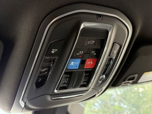 New 2025 Jeep Grand Cherokee L Altitude RWD image 26