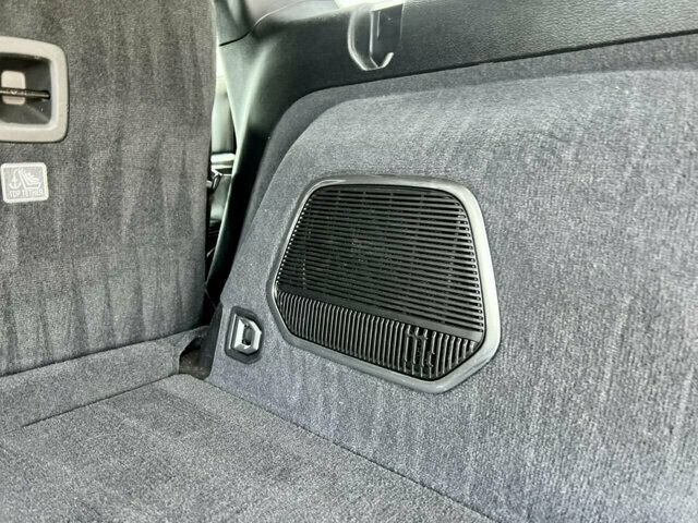 Used 2023 Jeep Grand Cherokee Overland AWD/4WD image 11