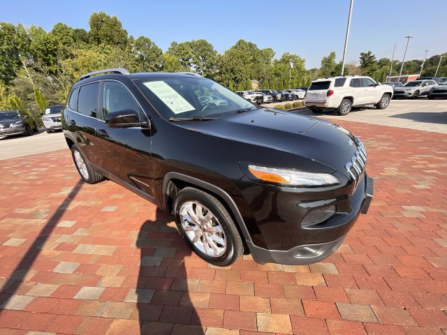 Used 2016 Jeep Cherokee Limited FWD image 38