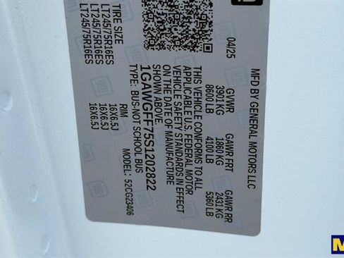 Used 2025 Chevrolet Express 2500 LT w/ LT Preferred Equipment Group RWD image 38