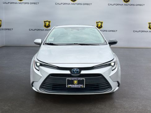 Used 2024 Toyota Corolla LE w/ LE Convenience Package FWD image 8