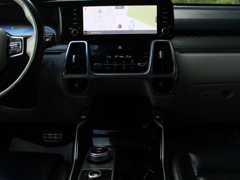 Used 2022 Kia Sorento SX Prestige w/ Panoramic Sunroof Package AWD/4WD image 22