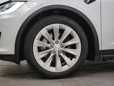 Used 2020 Tesla Model X Long Range AWD/4WD image 36