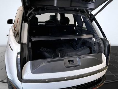 Used 2025 Land Rover Range Rover Long Wheelbase SE AWD/4WD image 6