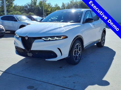 New 2025 Alfa Romeo Tonale AWD image 2