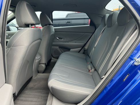 Used 2023 Hyundai Elantra SEL image 48