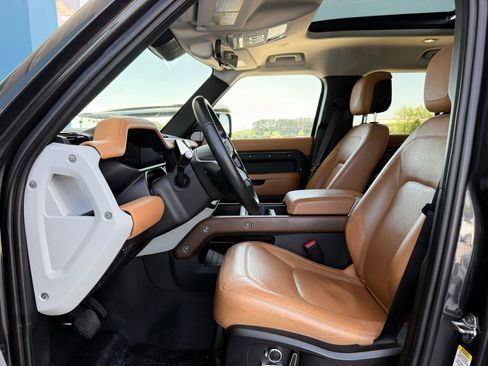 Used 2023 Land Rover Defender 130 First Edition image 22