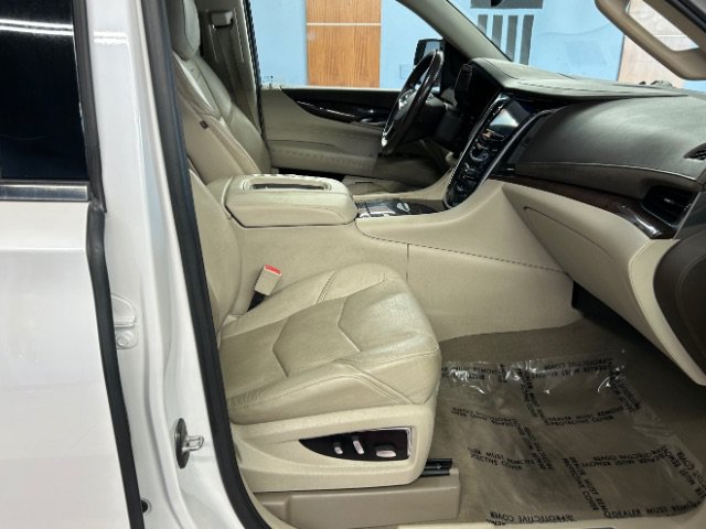 Used 2016 Cadillac Escalade ESV Premium AWD/4WD image 16